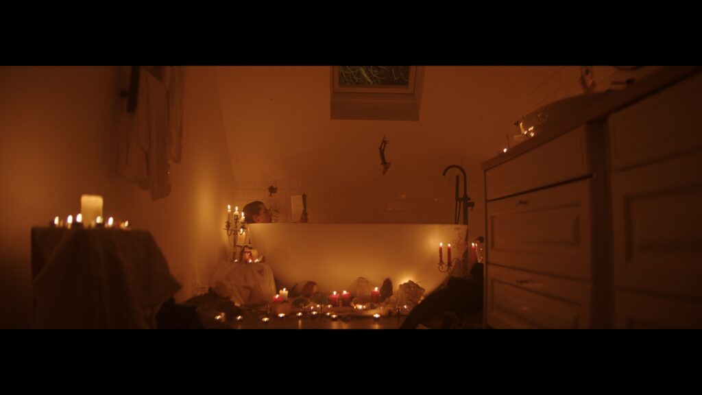 two droplets stills310325 1.5.1