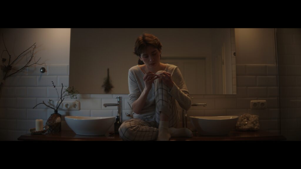 two droplets stills310325 1.7.1